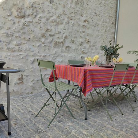 Beau Quartier Et Central, Maison Spacieuse Avec Cour, 3 Chambres, 3 Salles De Bains A 10 Min A Pied De La Gare 奥尔良 外观 照片